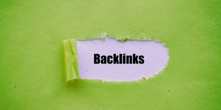 a green paper with "backlinks" written on it